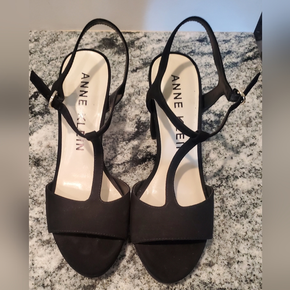 Anne Kline size 8 heels like new condition